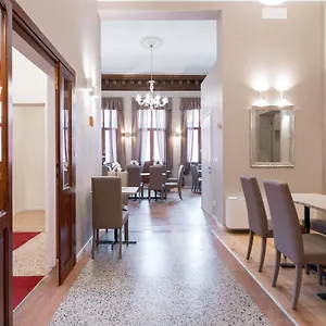 Palazzo Martinelli Dolfin Отель